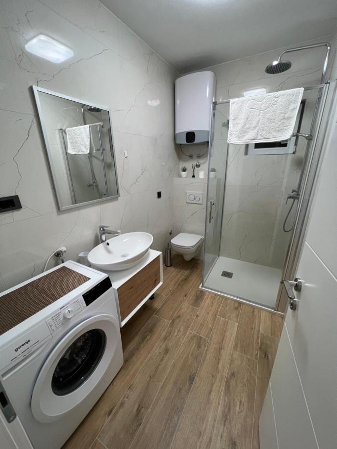 Apartman Oneum Omiš Buitenkant foto